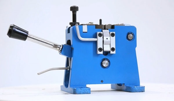 HS-T04台式Ⅰ型冷接机操作及焊接演示