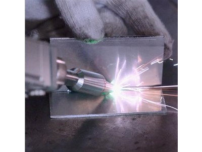 激光焊接机用什么气体